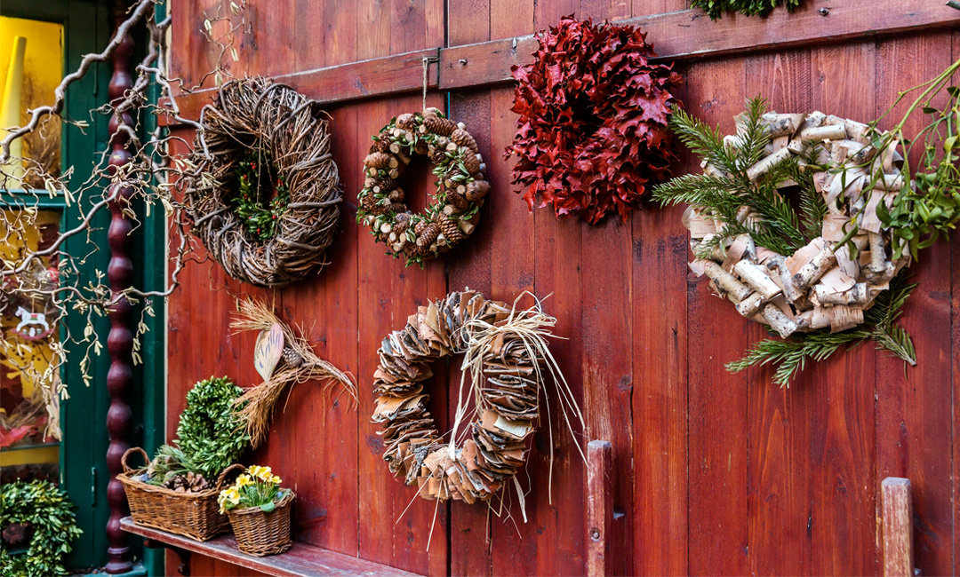 Get Inspired to Decorate with these 9 Festive Holiday Wreaths | InStyleRooms.com/Blog