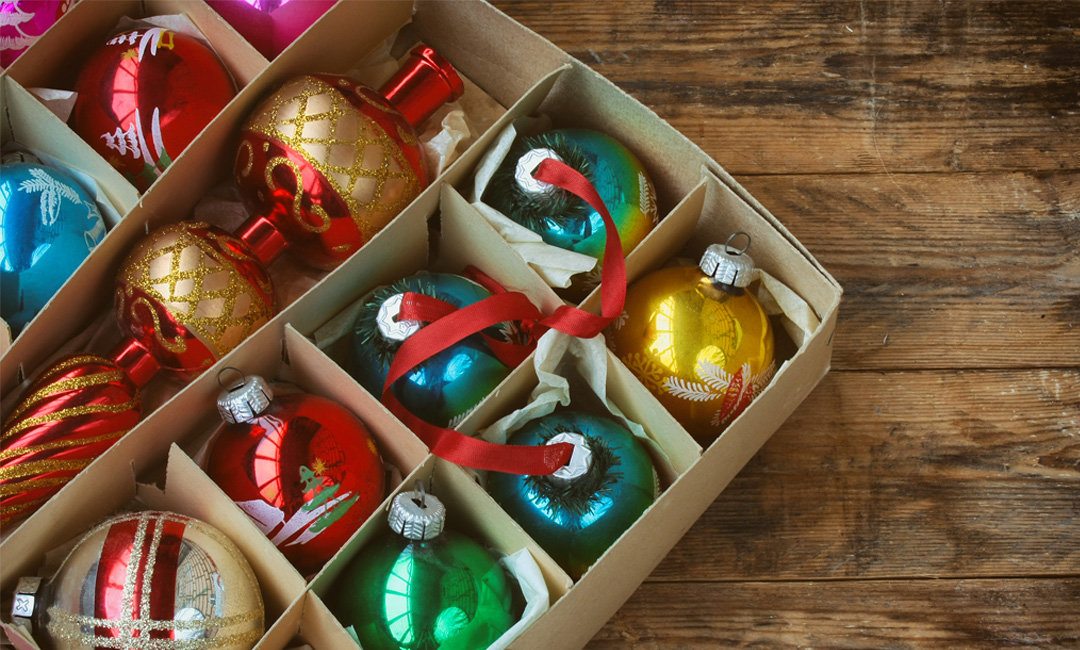 Genius Tips for Storing Holiday Decorations | InStyleRooms.com/Blog