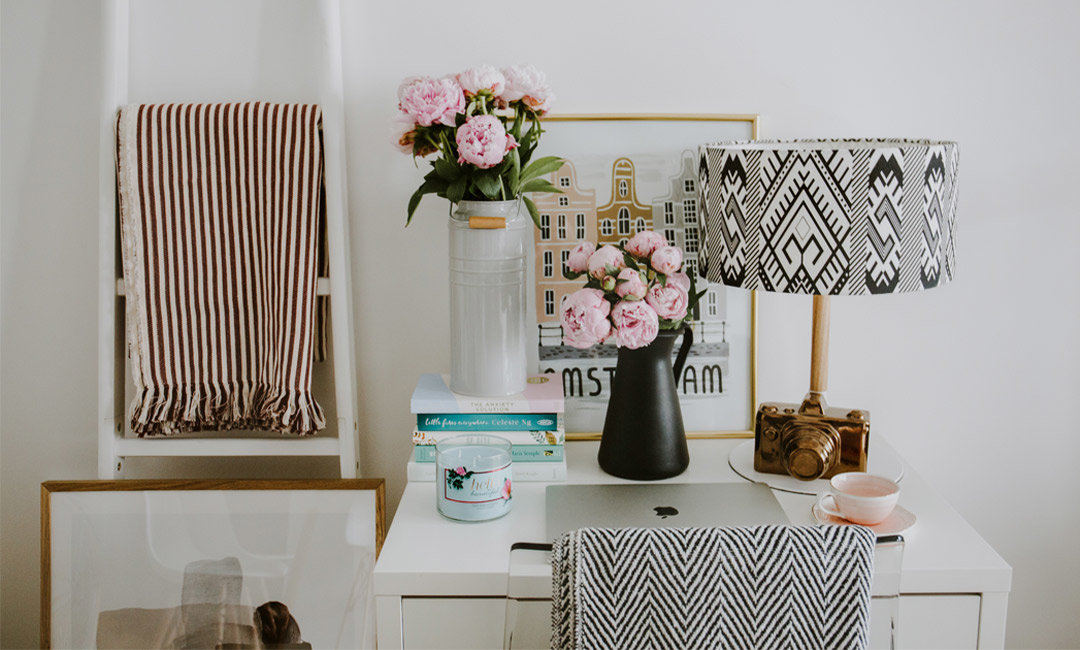 Mucho Thanks to These 15 Cute Home Offices for Inspiring Us to Clean Our Desks | InStyleRooms.com/Blog